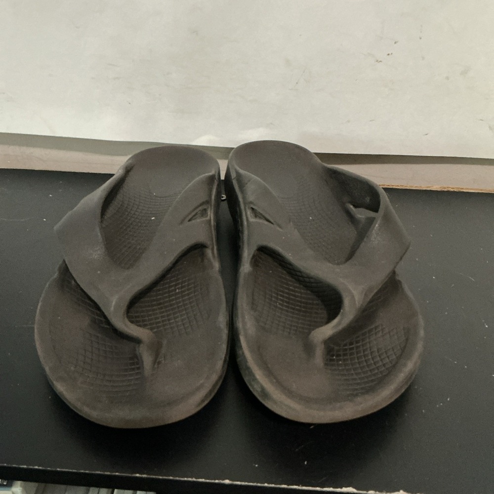 Oofos Ooriginal Sandals M8 W10 Black Thong Flip Flop Recovery Sport Slip On Shoe